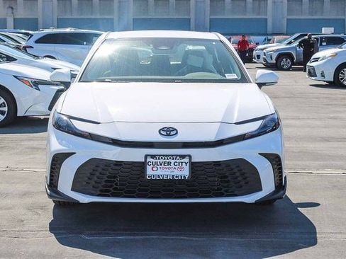 New 2026 Toyota Camry SE FWD image 2