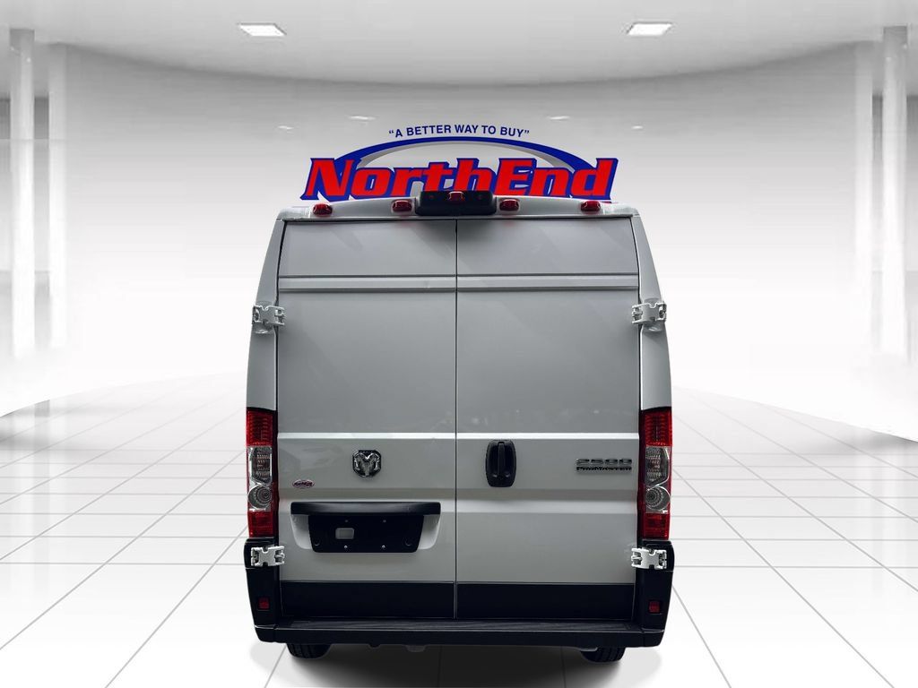 Used 2026 RAM ProMaster 2500 w/ Convenience Group FWD image 4