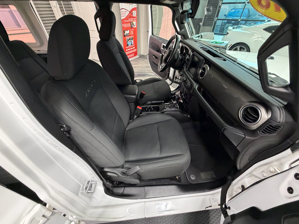 Used 2018 Jeep Wrangler Unlimited Sahara w/ Uconnect 4C Nav & Sound Group AWD/4WD image 38