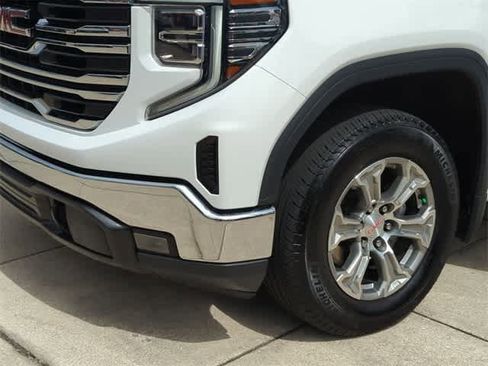 Used 2024 GMC Sierra 1500 SLT image 11