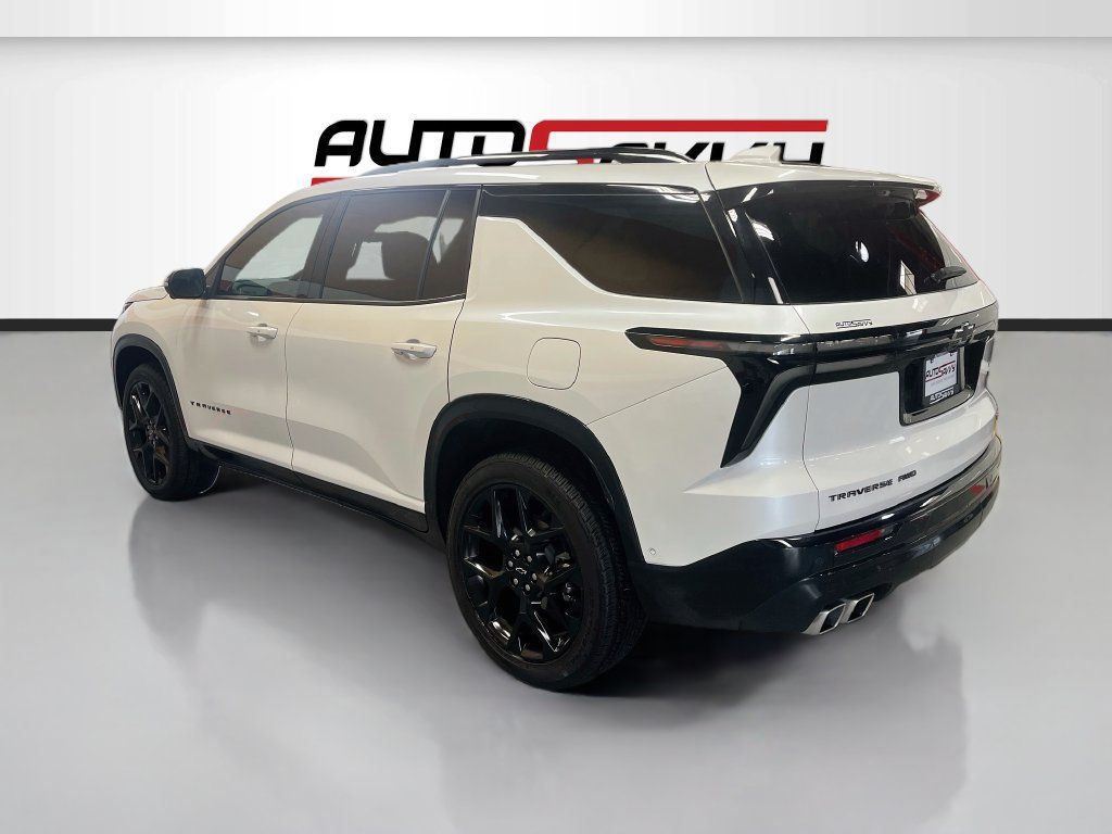 Used 2025 Chevrolet Traverse RS w/ LPO, Floor Liner Package AWD/4WD image 5