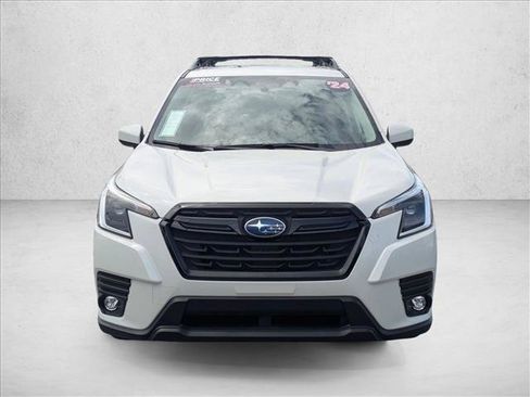 Used 2024 Subaru Forester Premium AWD/4WD image 2