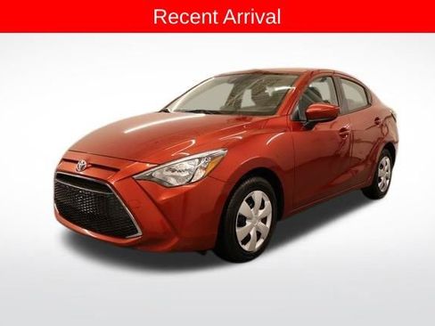 Used 2019 Toyota Yaris L image 1