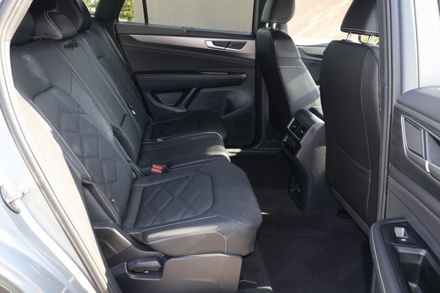 Certified 2026 Volkswagen Atlas Cross Sport SE FWD image 19