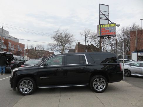 Used 2016 GMC Yukon XL SLT w/ Open Road Package image 7