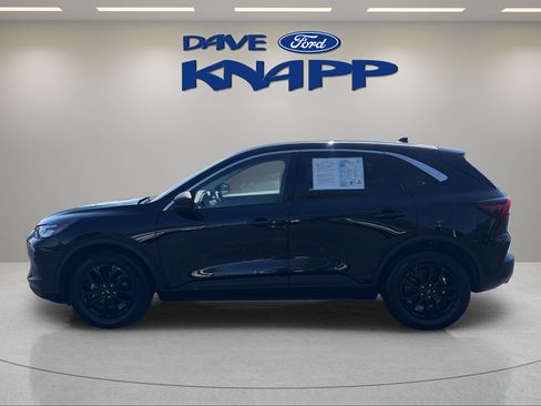 Used 2023 Ford Escape Active w/ Cold Weather Package FWD image 2