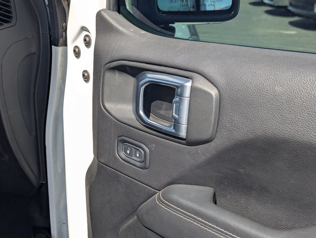 Used 2021 Jeep Wrangler Unlimited Sahara AWD/4WD image 33