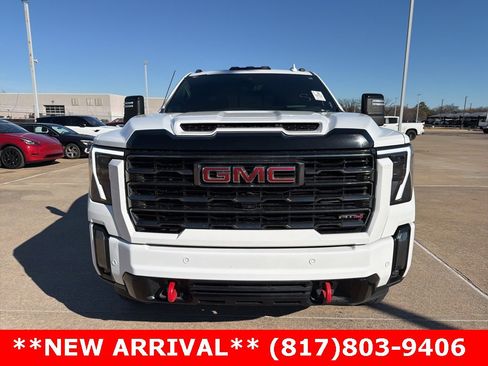 Used 2024 GMC Sierra 2500 AT4 w/ AT4 Premium Plus Package image 2