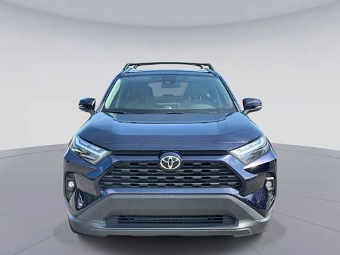 Used 2022 Toyota RAV4 XLE Premium FWD image 9