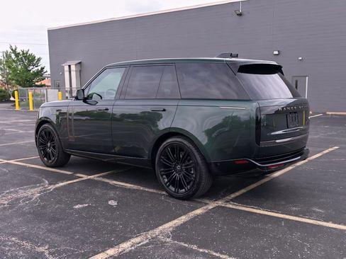 Used 2024 Land Rover Range Rover SE AWD/4WD image 6