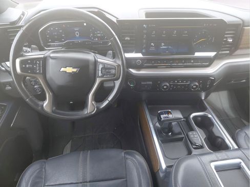 Used 2022 Chevrolet Silverado 1500 High Country w/ High Country Premium Package image 12