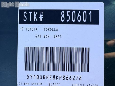 Used 2019 Toyota Corolla L image 32