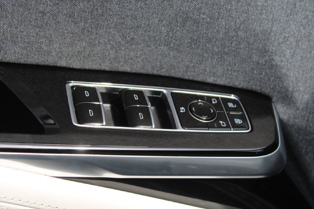 Used 2025 Cadillac Escalade Sport Platinum AWD/4WD image 13