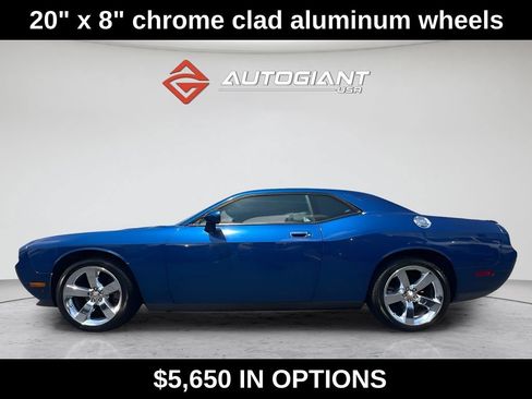Used 2009 Dodge Challenger R/T RWD image 3