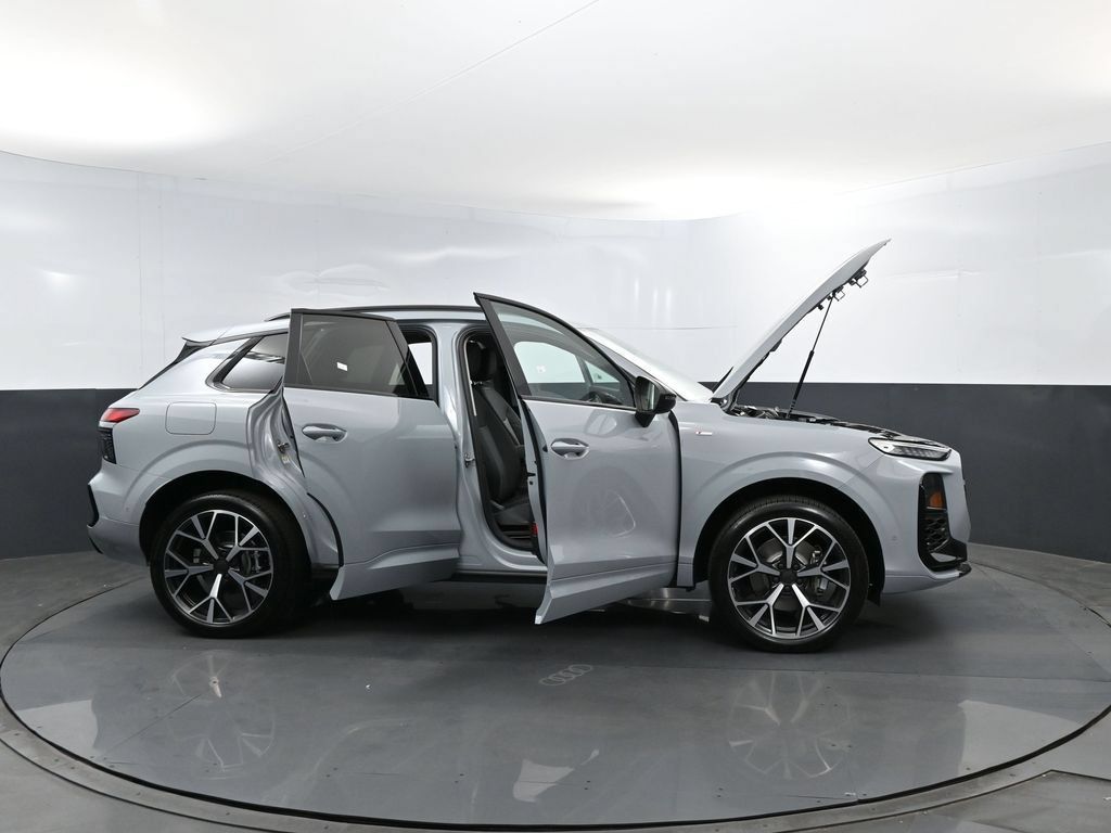 New 2026 Audi Q3 quattro 2.0T AWD/4WD image 30