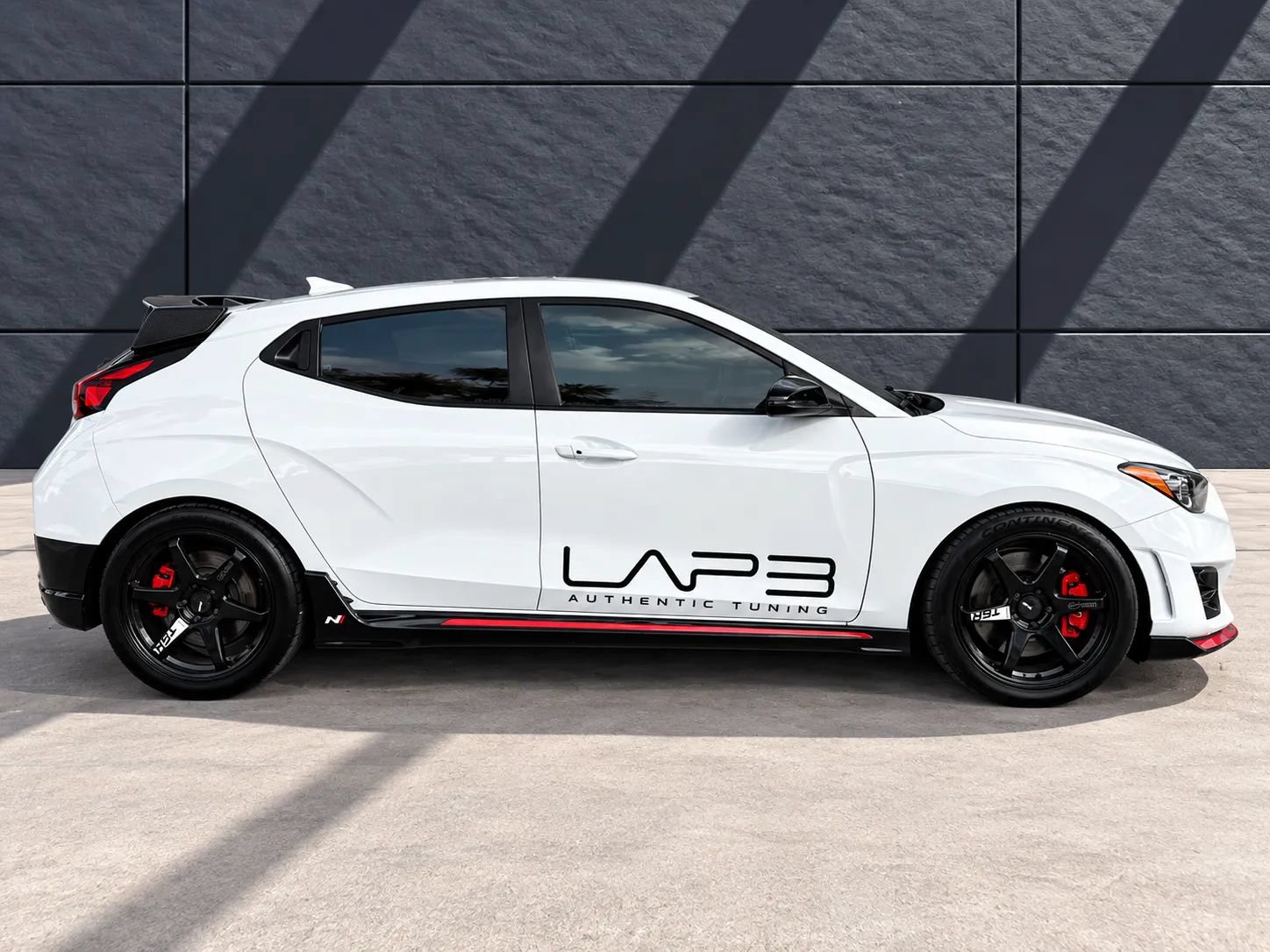 Used 2022 Hyundai Veloster N FWD image 2
