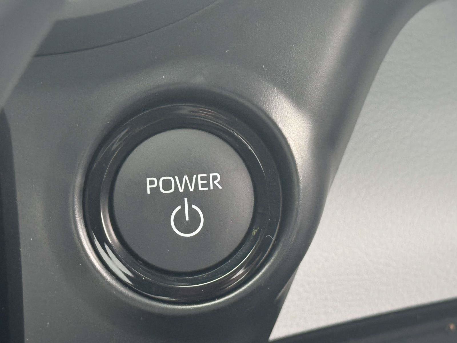 Used 2026 Toyota Sienna LE FWD image 25