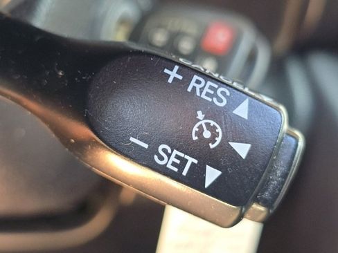 Used 2017 Toyota Camry XSE w/ Moonroof Package image 19