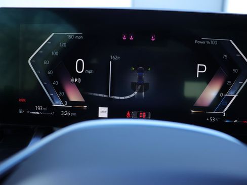 Used 2025 BMW 530i w/ Executive Package image 30