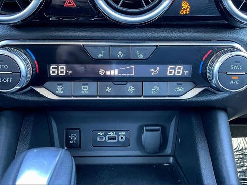 Used 2024 Nissan Sentra SR w/ SR Premium Package image 31