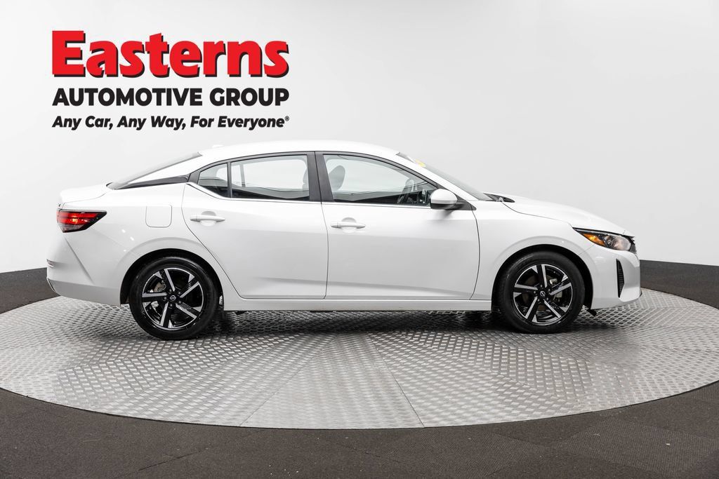 Used 2024 Nissan Sentra SV FWD image 4