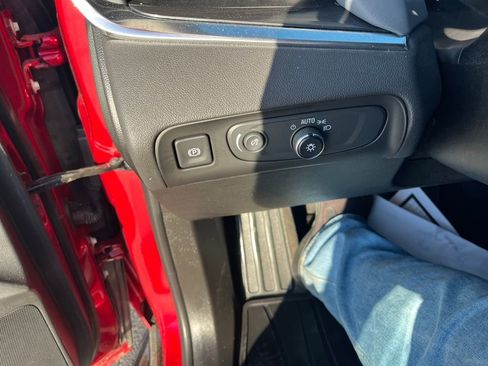 Used 2020 Buick Enclave Essence w/ LPO, Touring Package image 13