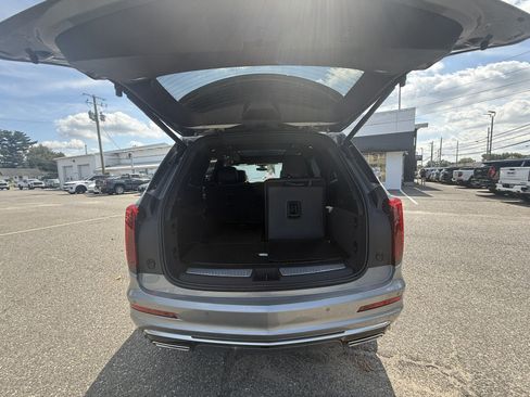 Used 2025 Cadillac XT6 Luxury w/ LPO, Floor Liner Package AWD/4WD image 34