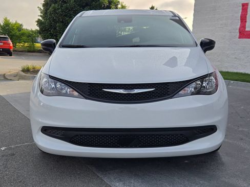 New 2027 Chrysler Pacifica LX FWD image 2