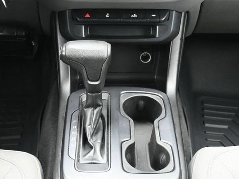 Used 2020 GMC Canyon 2WD Crew Cab w/ Convenience Package image 21