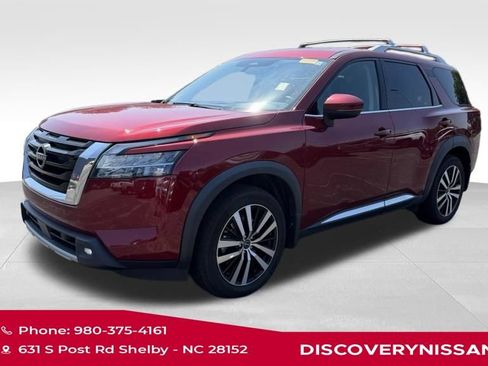 Certified 2023 Nissan Pathfinder Platinum AWD/4WD image 2