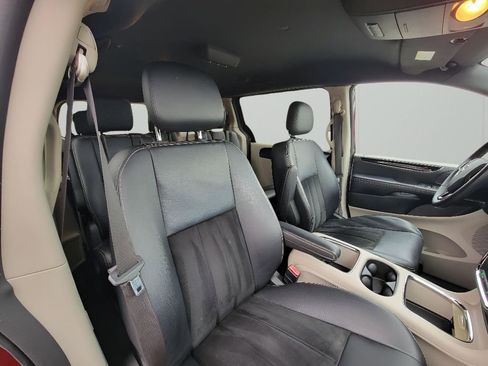 Used 2017 Dodge Grand Caravan SXT FWD image 34