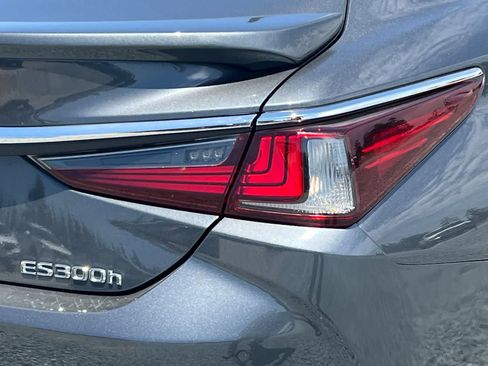 Used 2025 Lexus ES 300h w/ Premium Package FWD image 34