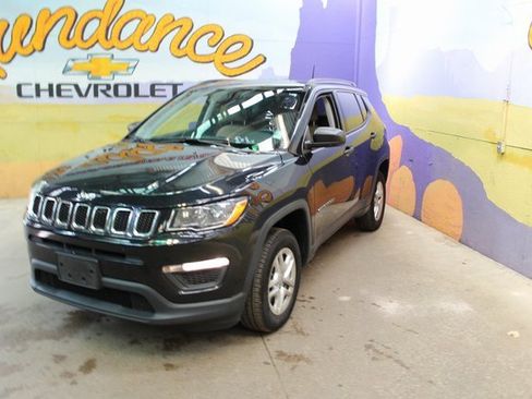 Used 2018 Jeep Compass Sport image 4