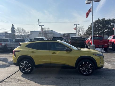 Used 2024 Chevrolet Trax RS w/ Driver Confidence Package image 4