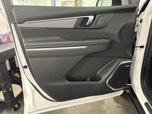 Used 2025 Buick Enclave Sport Touring image 13