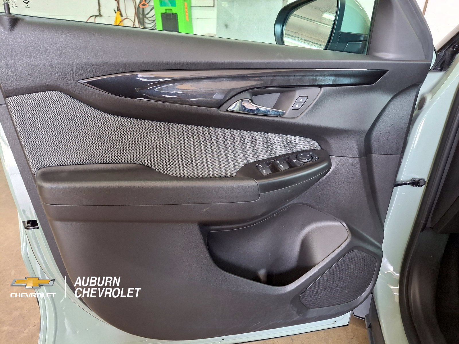 Used 2025 Chevrolet TrailBlazer LT AWD/4WD image 11