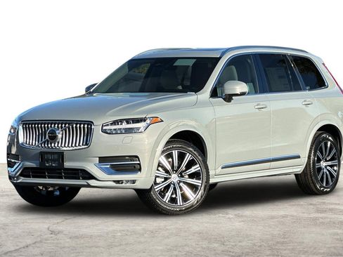Certified 2025 Volvo XC90 B6 Core w/ Climate Package image 2