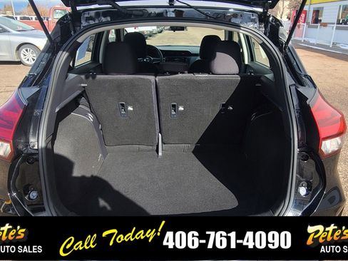 Used 2021 Nissan Kicks SV image 9