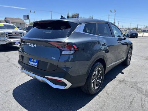 Used 2023 Kia Sportage LX AWD/4WD image 6