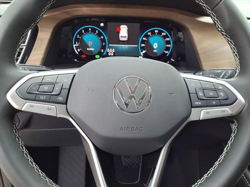 New 2026 Volkswagen Atlas SE FWD image 12