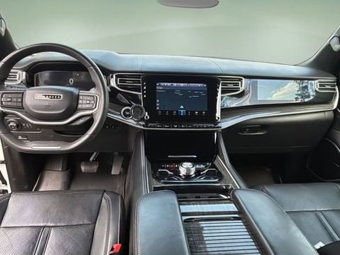 Used 2022 Jeep Wagoneer Series II w/ Convenience Group I image 16