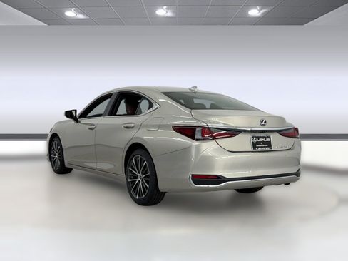 Certified 2023 Lexus ES 250 w/ Premium Package AWD/4WD image 3