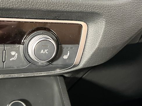 Used 2020 Audi Q3 2.0T Premium Plus w/ Premium Plus Package image 20