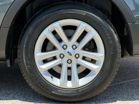 Used 2016 Ford Explorer XLT w/ Equipment Group 202A FWD image 27