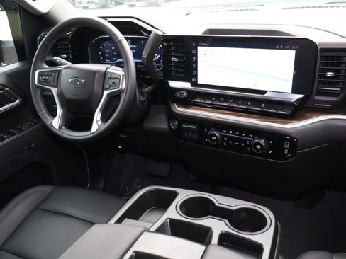 Used 2025 Chevrolet Silverado 2500 LT w/ Trail Boss Package image 11