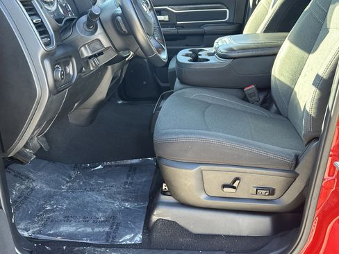 Used 2024 RAM 2500 Big Horn w/ Sport Appearance Package image 7