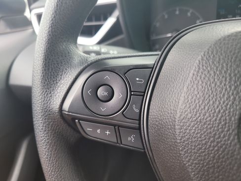 Used 2025 Toyota Corolla LE image 26