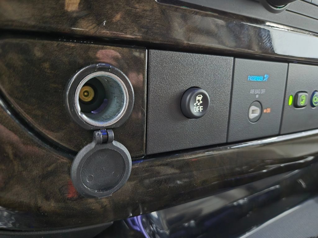 Used 2023 Chevrolet Express 2500 Extended RWD image 33