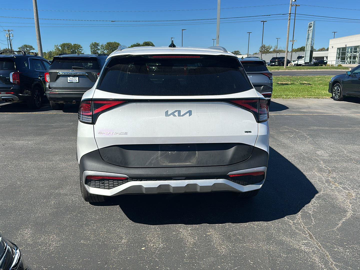 Used 2024 Kia Sportage EX AWD/4WD image 3