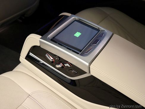 Certified 2022 BMW M760i xDrive w/ Luxury Rear Seating Package image 14